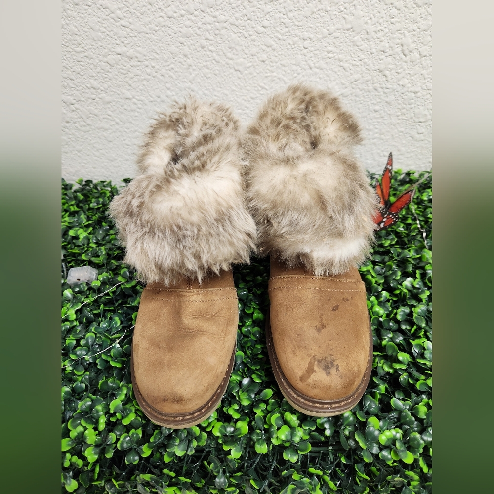 Caterpillar Boots Women’s 6 CAT Flurry Brown Faux Fur Waterproof Zip Up Ankle